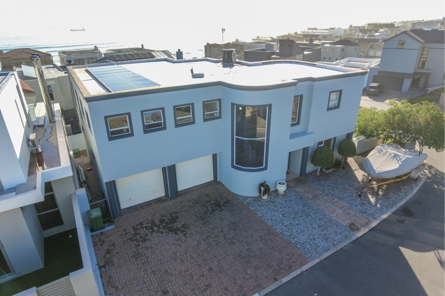 5 Bedroom Property for Sale in Calypso Beach Western Cape